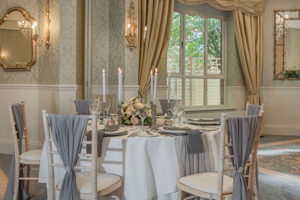  Careys Weddings - Manor Suite 