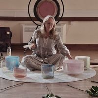 moonglo sophia with crystal bowls