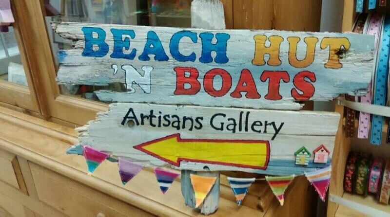 Beach Hut 'n Boats