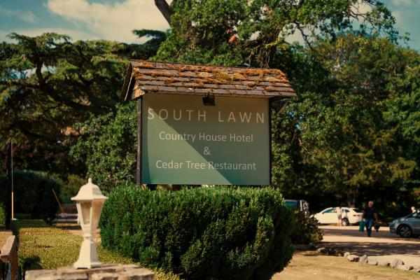 South Lawn Hotel